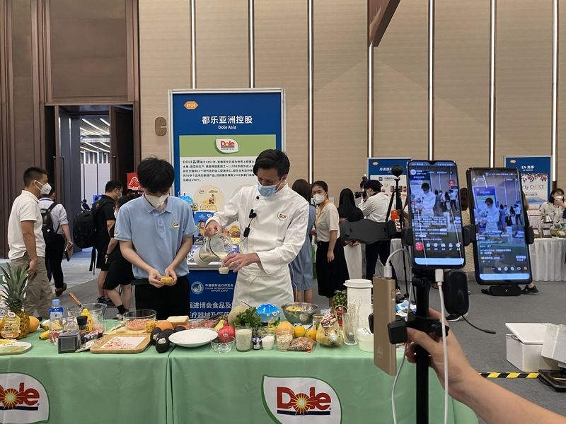 吃貨福利來(lái)襲！第五屆進(jìn)博會(huì)食品首發(fā)熱浪席卷，互聯(lián)網(wǎng)銷售新趨勢(shì)全揭秘